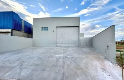 Barracão medindo 626m² para alugar - bairro mais marque, br-153