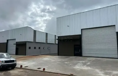 Barracão comercial com 600m² de área útil  para alugar - distrito industrial doutor carlos arnaldo e silva.