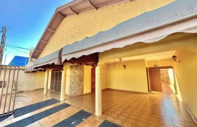 Casa com 3 quartos para alugar na Rua Haiti, Jardim América, São José do Rio Preto