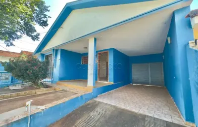 Ótima e ampla casa comercial ou residencial com 03 quartos
