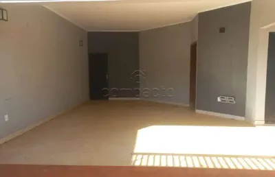 Casa com 3 quartos e piscina para locação - guapiaçu