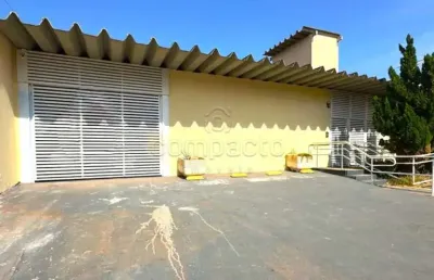 Ampla casa comercial com 03 quartos e 06 salas para locação