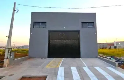 Excelente e amplo salão com 160m² para locação, imóvel novo!