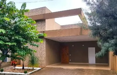 Linda e ampla casa em condomínio fechado com 03 quartos e piscina para locação