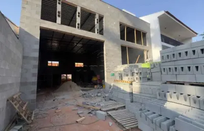 Lindo e amplo salão com 200m² para locação, imóvel novo!