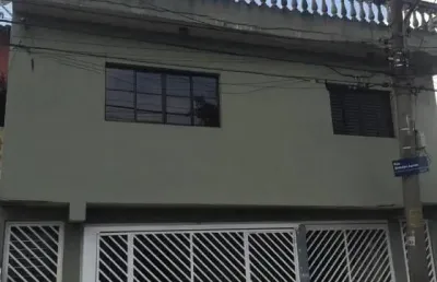 Oportunidade: são 3 casas no mesmo terreno - estudo forma de pagamento, vendas individuais ou total não foi averbada e a averbação é por conta do comprador. 1- de 520 mil por apenas 490mil, 4 dorm- ca