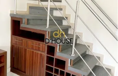 Lindo sobrado no condominio evidence resort-4 dormitórios sendo 1 suite - sala para 3 ambientes - lavabo - cozinha americana planejada- varanda - garagem para 3 carros - quintal