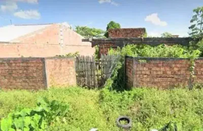 Gc vende um terreno com 750m2 próximo do vila maguariaçu