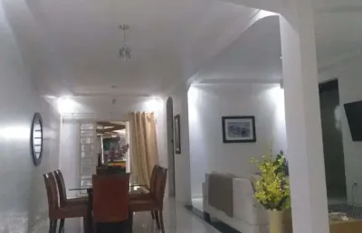 Jn vendo casa cj .júlia seffer três quartos duas suítes pronta para morar