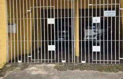 Confortável casa com 03 pav. 09 suítes e 04 vagas na av. nazaré