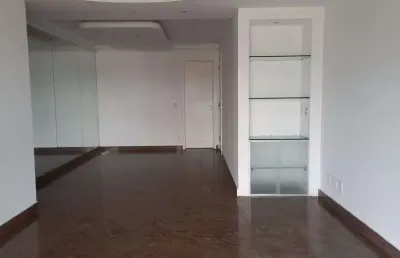 Apartamento para venda tem 123 metros quadrados com 4 quartos