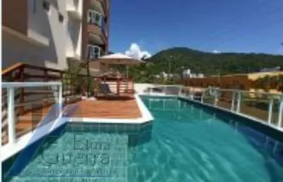 Ubatuba, toninhas - apartamento  cobertura próximo a praia com 03 dormitórios, sendo 01 suíte com vista para o mar.