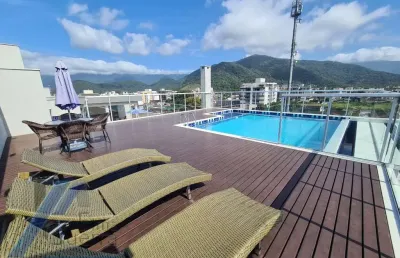 Ubatuba, centro - apartamento com 03 dormitórios, sendo 01 suíte e area de lazer com vista para o mar..