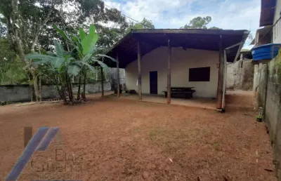 Ubatuba, ubatumirim - casa com 01 dormitório a 400 metros da praia.