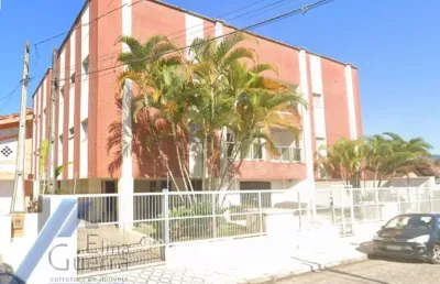 Ubatuba, centro - apartamento com 03 dormitorios a 200 metros do mar.