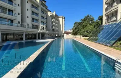 Ubatuba, itagua - apartamento com 03 dormitórios, sendo 02 suítes e área de lazer completa.