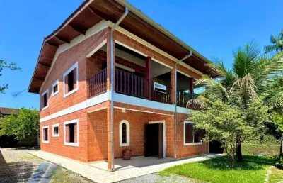 Ubatuba - ressaca - linda casa sobrado com 4 dormitorios sendo 02 suites, com terreno de 450 m2.
