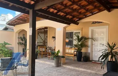 Ubatuba, itaguá- casa com 04 dormitórios, sendo 03 suíte a 100 metros da orla do itaguá!