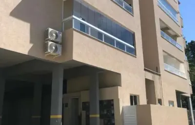 Ubatuba, praia das toninhas - apartamento com 2 dormitórios sendo 01 suite a 300 metros do mar.