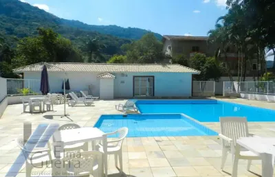 Ubatuba, centro - apartamento mobiliado de 03 dormitórios sendo 01 suíte e área de lazer.