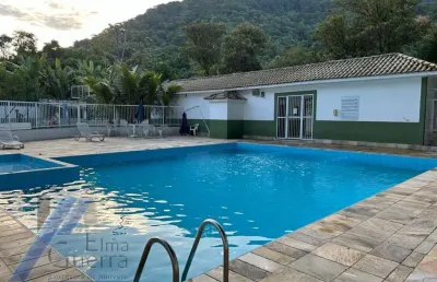 Ubatuba, centro - apartamento de 03 dormitorios sendo 01 suite e área de lazer.