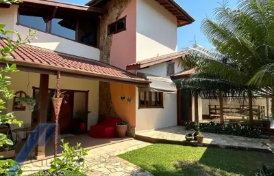 Ubatuba, horto - condomínio ubatuba country, casa com 04 dormitórios, sendo 02 suítes e área de lazer.