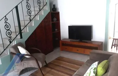 Ubatuba, centro/silope - sobrado geminado com 02 dormitórios.