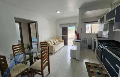 Ubatuba, centro/silope - apartamento mobiliado com 02 dormitorios sendo 01 suite com e área de lazer.