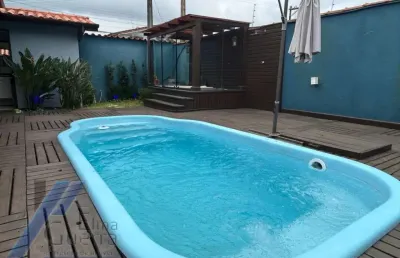 Ubatuba, jardim carolina - linda casa com com 03 suítes e excelente área de lazer.