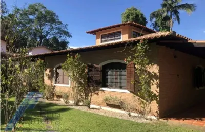 Ubatuba, itamambuca - casa com 03 dormitórios a 150 metros do mar, com 1028 m2 de terreno.