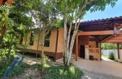 Ubatuba, itamambuca - linda casa com 03 suítes a 160 metros do mar.
