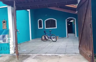 Ubatuba, perequê açu - casa geminada com 02 dormitórios, sendo 01 suíte.
