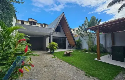Ubatuba, itaguá - casa bem localizada com 03 dormitórios, sendo 01 suíte.