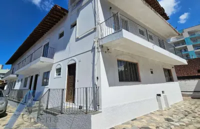 Ubatuba, praia grande - edificio residencial com 09 apartamentos à 600 metros do mar.