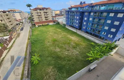 Ubatuba, praia grande - área com 960 m², à 400 metros do mar.