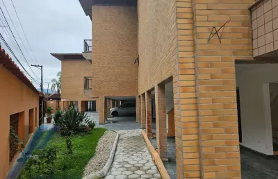 Ubatuba, praia grande - apartamento com 02 dormitórios a 300 metros do mar.
