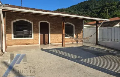 Ubatuba, centro - terreno com 800 m2, com 02 casas independentes.