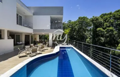 Alphaville| casa luxuosa| 1.200 m2| 5 suítes| studio| espaço gourmet| piscina| 8 vagas