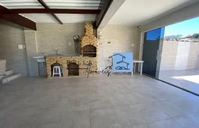 Casa à venda de 4 andares à 5 min. da praia de ibicuí