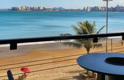 Apartamento de 4 quartos, sendo 3 suítes frente para o mar à venda na praia do morro em guarapari.
