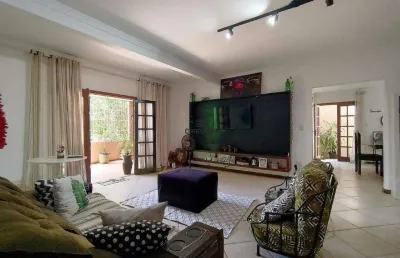 Refúgio urbano: casa exclusiva em localização privilegiada no sol nascente, guarapari es?