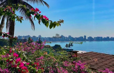 Casa à venda. 2 residências. localização privilegiada – centro guarapari/es