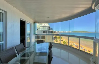 Apartamento a beira mar com 3 quartos, 1 suite e 2 vagas de garagem.