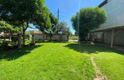 Casa duplex com 7 quartos, terreno grande e casa para caseiro a venda em guarapari/es.