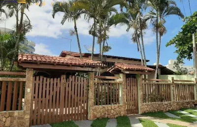 Casa 3 quartos, à venda em guarapari na enseada azul.