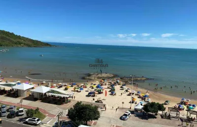 Cobertura com 5 quartos, varanda e piscina de frente para o mar na praia do morro.