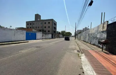 Terreno com 720 m² de frente para a avenida copacabana, na praia do morro.