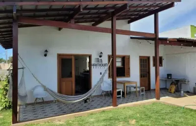 Casa moderna com design elegante e funcional, perfeita para quem busca conforto