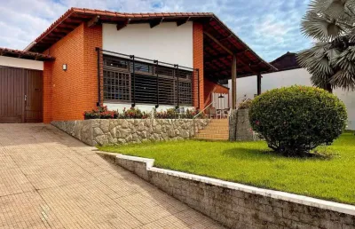 Casa com 5 quartos à venda na Avenida Trajano Lino Gonçalves, Centro, Guarapari