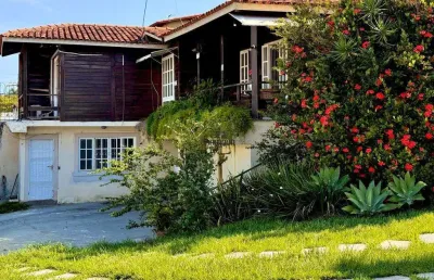 Casa com 3 quartos à venda na Rua Professor Melchíades Pereira Martins, Centro, Guarapari